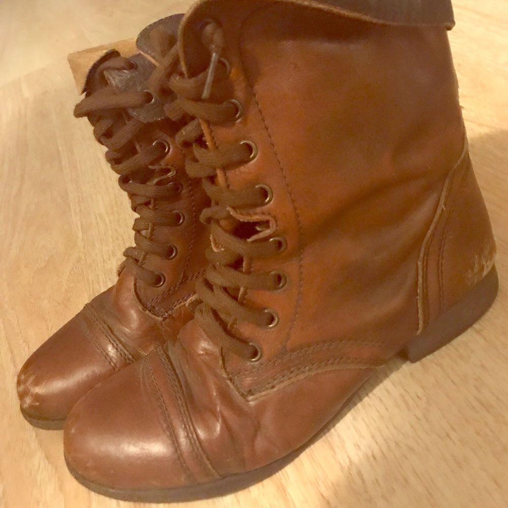 STEVE MADDEN lace-up combat boots size 8